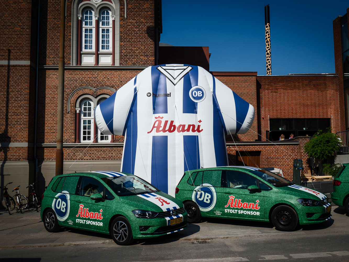 Large airballoon shaped as a football jersey