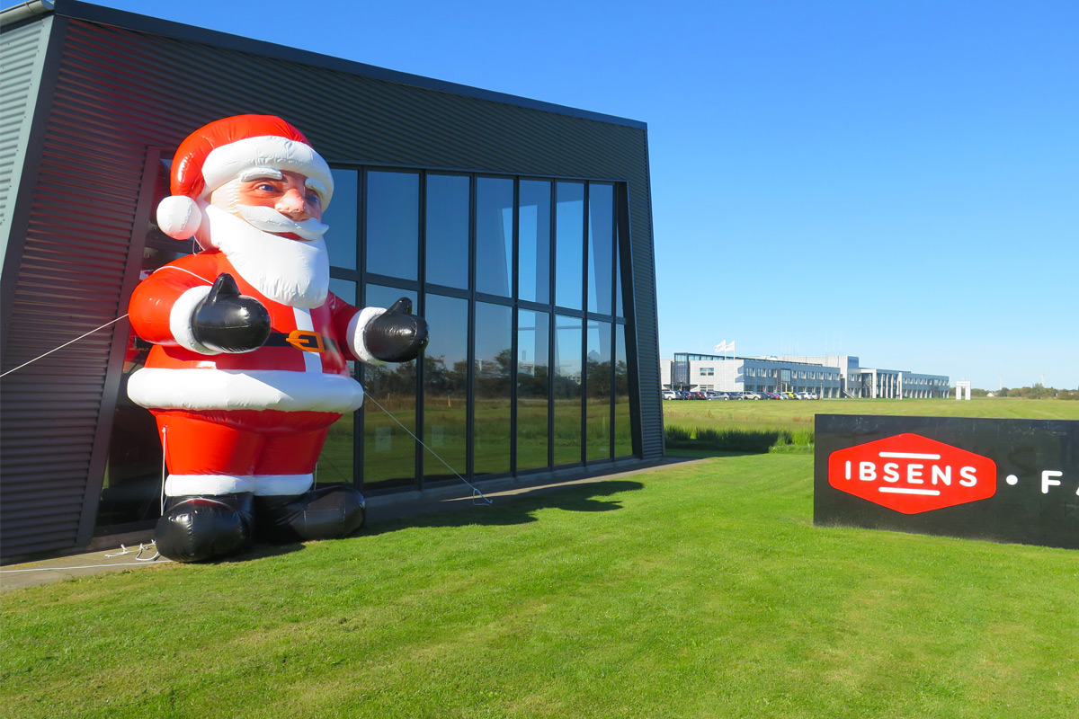 4 meter Santa for store decorations