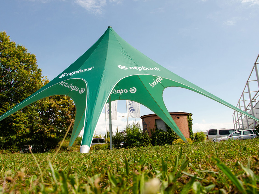 Green star tent with logo print