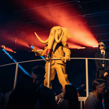 Elefant event kostume til natklub